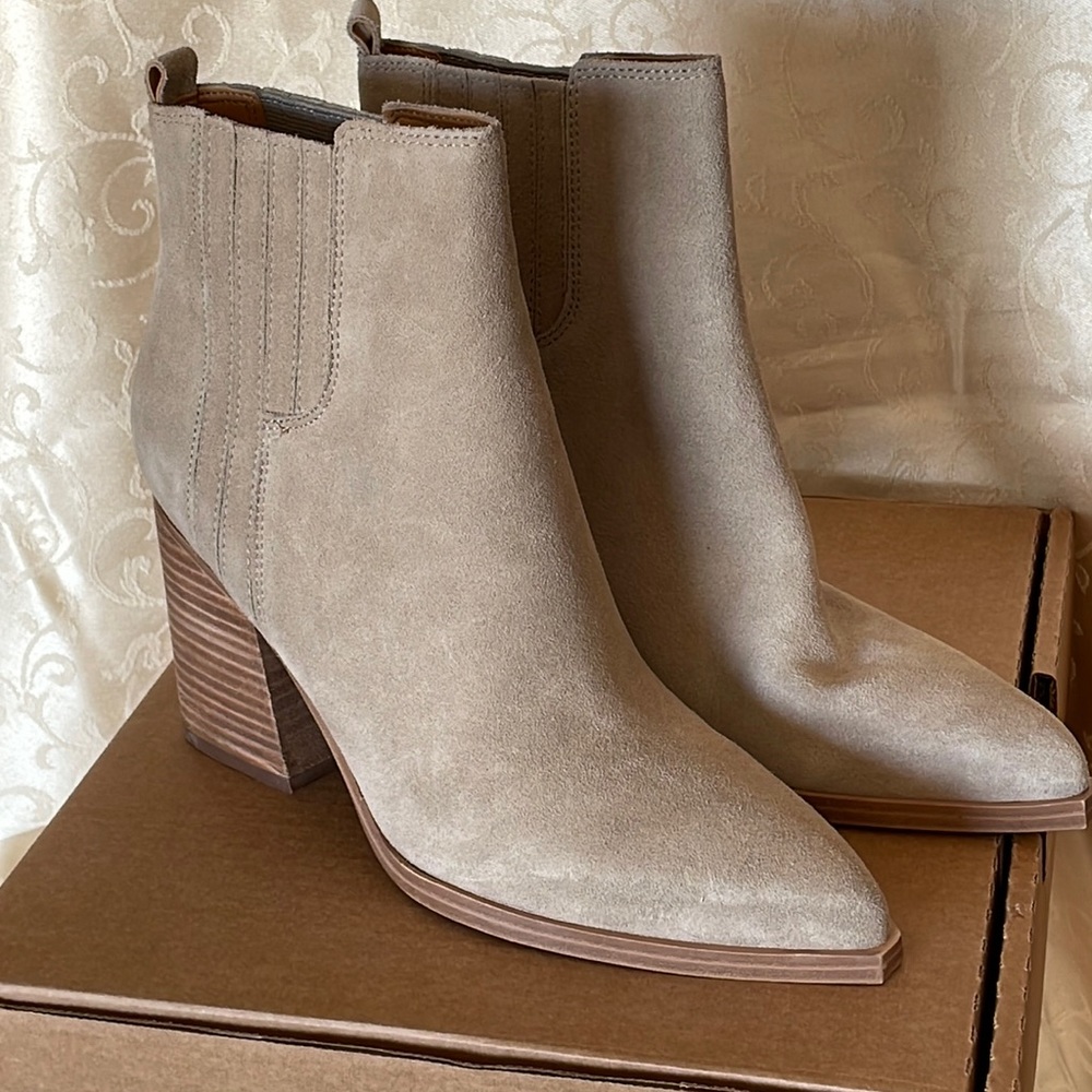Mark Fisher Heeled genuine suede Ankle Booties Sz 8.5